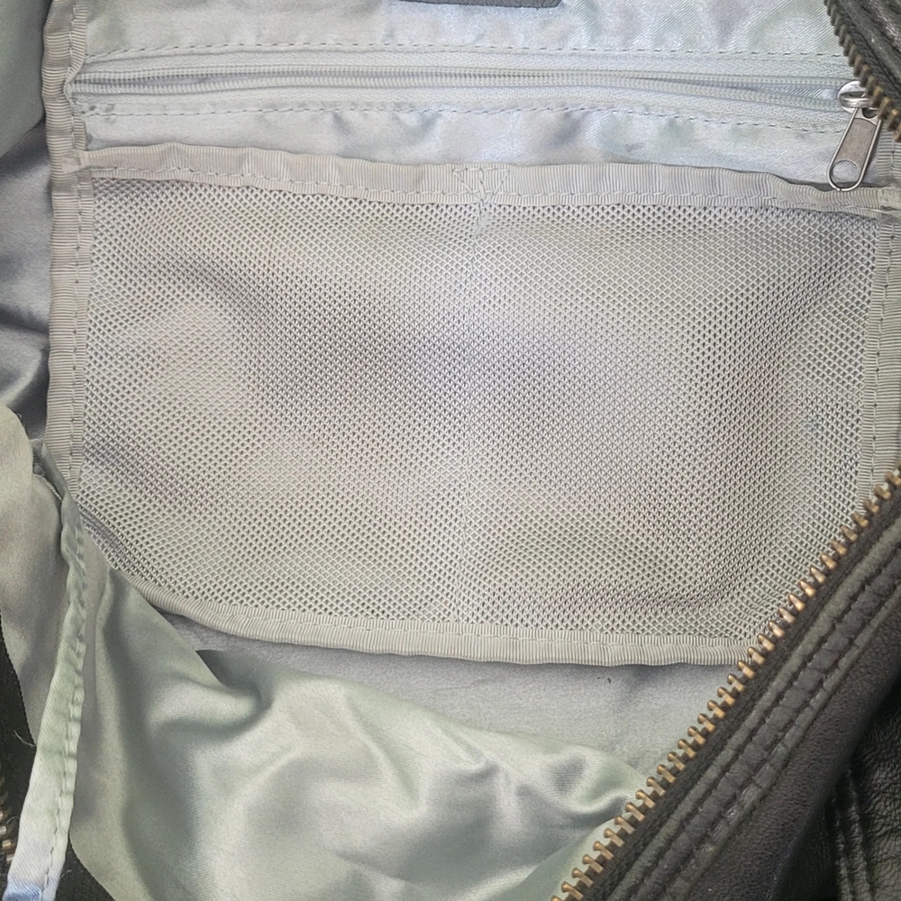 Rare Nike Black Leather Ladies Duffle Bag - Picture 11 of 16